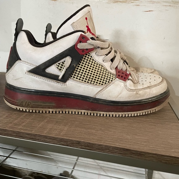 Air jordan 4’s - Picture 2 of 3